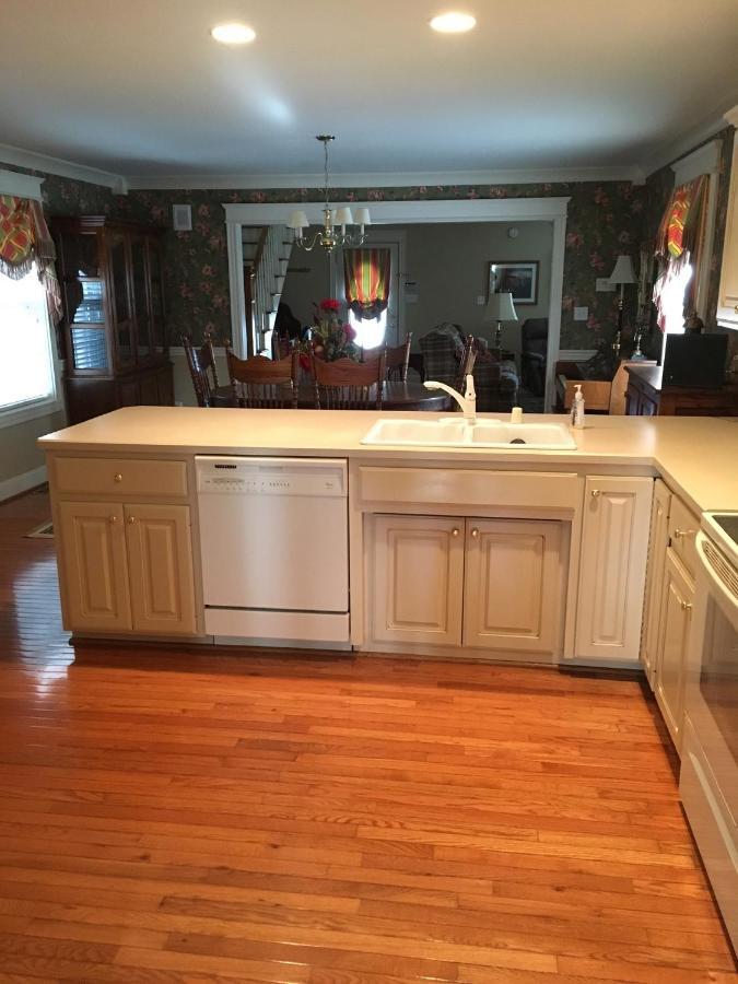 Villa Downtown Abode In The Heart Of The Bourbon Trail Lebanon Exterior foto